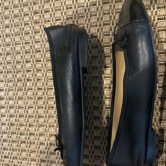 CHANEL black lambskin patent toe ballerina flat - Picture 9 of 10
